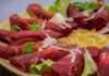 Involtini di bresaola con formaggio cremoso, l’antipasto che sparisce in un minuto