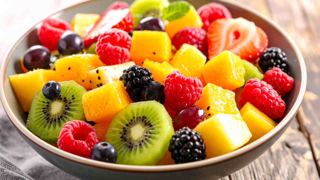 Mangiare frutta in estate - RicettaSprint