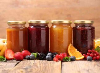 Muffa sulla marmellata, possiamo mangiarla o dobbiamo buttarla subito? Marmellata muffa - RicettaSprint