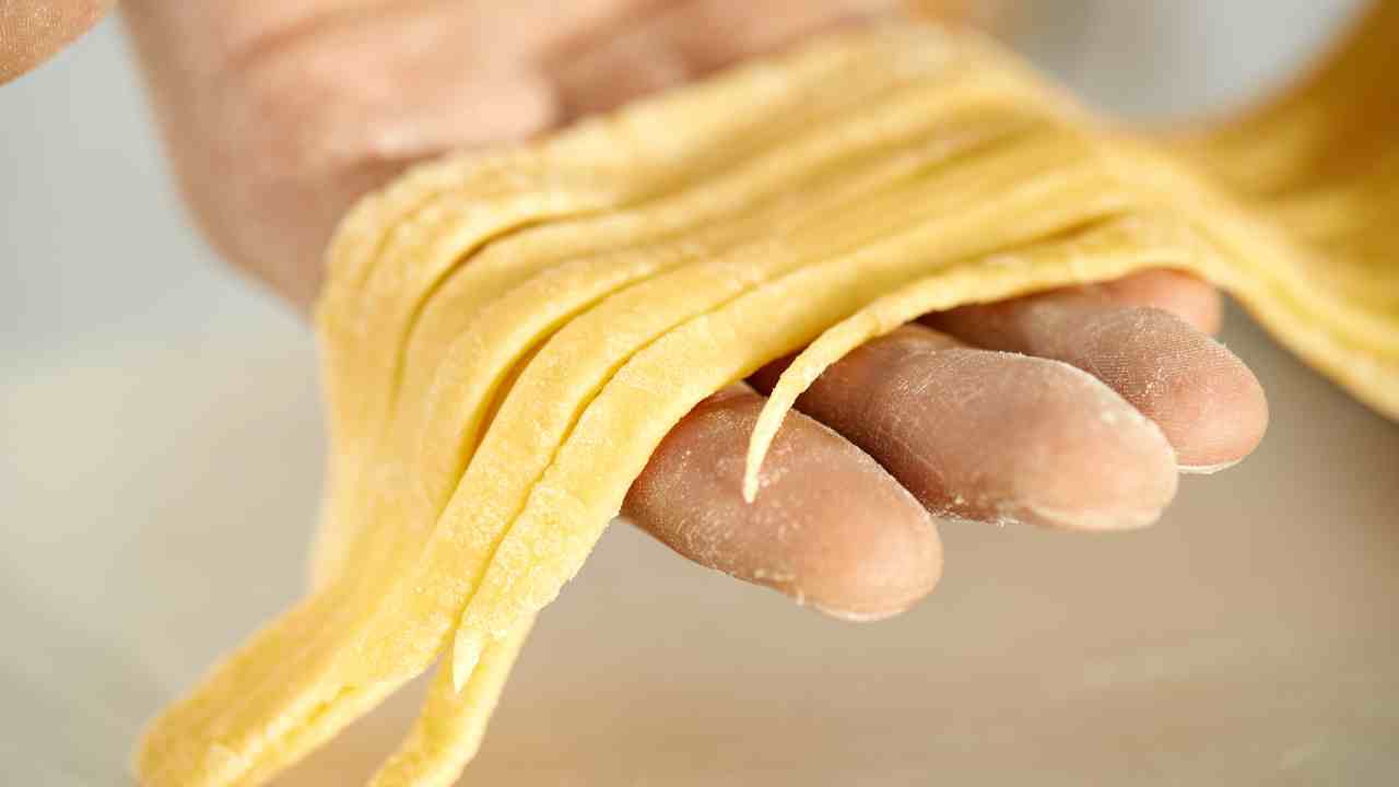 Pasta fresca senza uova - RicettaSprint