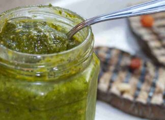 Pesto senza aglio, il profumo del basilico che non copre il palato Pesto senza aglio - RicettaSprint