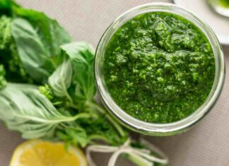 Pesto senza lattosio, il profumo del basilico che non teme la sostituzione Pesto senza lattosio - RicettaSprint