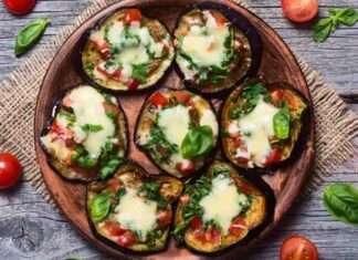 Pizzette senza impasto, un grande classico che non delude mai Pizzette senza impasto - RicettaSprint
