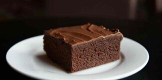 Senza uova, zucchero e nemmeno burro, questo dolce al cioccolato è strepitoso