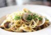 Spaghetti con le vongole, con questa ricetta li prepari più buoni che al bar Spaghetti con le vongole- RicettaSprint