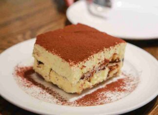 Addio mascarpone: questo tiramisù non ti farà rimpiangere il classico Tiramisù light - RicettaSprint