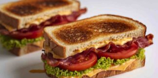 Ricetta del toast perfetto, quello che va bene sia a pranzo che a cena, da portare anche in ufficio Toast perfetto da mangiare ovunque - RicettaSprint