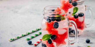 Acqua detox con anguria, la bevanda rossa che idrata come pochi Toast perfetto da mangiare ovunque - RicettaSprint