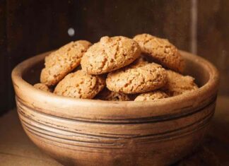 Mai più comprati gli amaretti, li faccio sempre e solo io, anzi ti dirò; sono ancora più buoni amaretti fatti in casa