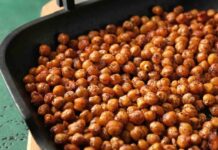 I miei aperitivi sono diversi, mi preparo i ceci croccanti in padella, buoni, leggeri e super veloci ceci in padella