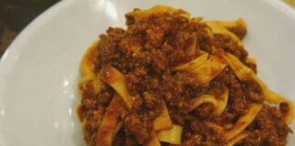 Le vere fettuccine alla bolognese sono un arte, questa è la ricetta di mia nonna imbattibile fettuccine alla bolognese