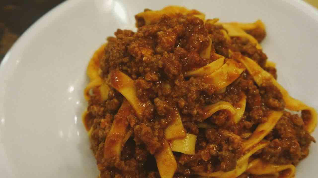 fettuccine alla bolognese