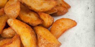 Patate gratinate, croccanti al punto giusto, altro che patatine fritte, più leggere più light patate gratinate