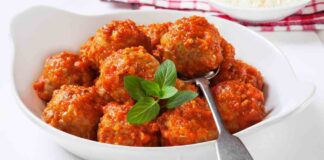 Polpette al sugo prima fritte però, cosi diventano buonissime polpette al sugo