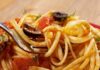 Spaghetti alla puttanesca, in 10 minuti porti in tavola un super pranzo top spaghetti alla puttanesca