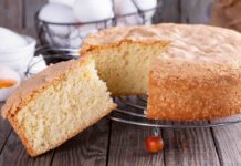 Soffice, profumata e al limone, le torte delle nonne sono sempre le migliori torta al limone