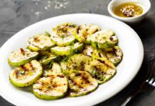 Come non fare le solite zucchine, io le faccio marinate tutto a crudo zucchine marinate
