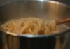 Sale va messo prima dopo che inizia a bollire la pasta?
