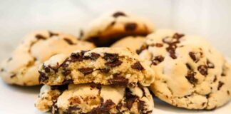Il segreto è nelle gocce di cioccolato, questi biscotti per diabetici vale proprio la pena provarli Biscotti per diabetici - RicettaSprint