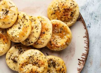 Biscotti salati, l’antipasto che conquista al primo morso Biscotti salati - RicettaSprint