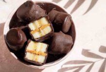 Cioccolatini dell’estate super leggeri: 2 ingredienti ed è tutto fatto! Cioccolatini dietetici veloci - RicettaSprint