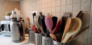 Lavare i mestoli è una vera arte, prima di usare la lavastoviglie c’è una cosa che devi fare Come lavare i mestoli in cucina - RicettaSprint