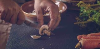 Attenzione a come pulire i funghi, fanno tutti lo stesso erroe Come pulire i funghi - RicettaSprint