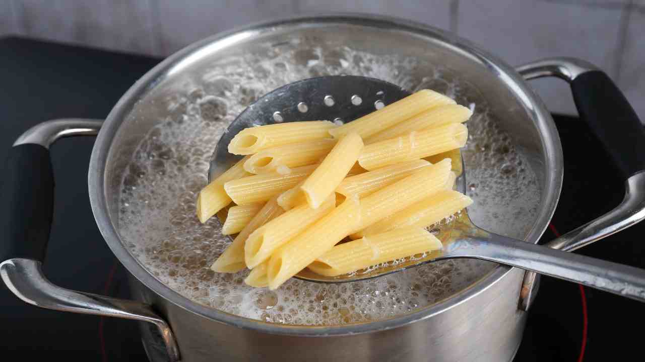 Come usare l'acqua di cottura della pasta - RicettaSprint
