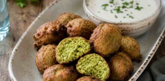 Falafel agli spinaci, la ricetta furba che non ha bisogno di frittura Falafel veloci agli spinaci - RicettaSprint