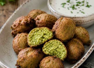 Falafel agli spinaci, la ricetta furba che non ha bisogno di frittura Falafel veloci agli spinaci - RicettaSprint