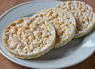 Gallette di riso, tutte le mani con il dolce e il salato, ma durante la dieta sono davvero la soluzione perfetta? Gallette di riso durante la dieta - RicettaSprint