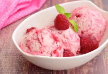 Gelato ai lamponi senza gelatiera, il trucco per averlo cremoso come in gelateria Gelato ai lamponi senza gelatiera - RicettaSprint