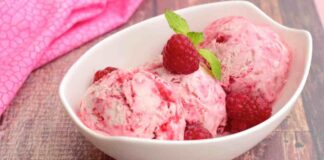 Gelato ai lamponi senza gelatiera, il trucco per averlo cremoso come in gelateria Gelato ai lamponi senza gelatiera - RicettaSprint