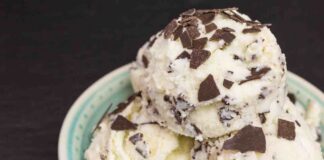 Gelato alla stracciatella senza gelatiera - RicettaSprint