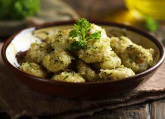 Gnocchi al pesto estivi, il piatto che unisce la morbidezza della patata alla freschezza del basilico Gnocchi al presto - RicettaSprint