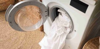 Quando lavi le lenzuola mettilo un cucchiaino di questa polvere bianca… la nonna dice sempre che fa miracoli Lenzuola polverina bianca durante il lavaggio - RicettaSprint