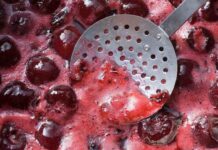 Marmellata di ciliegie senza zucchero, fatta direttamente in microonde Marmellata di ciliegie senza zucchero - RicettaSprint