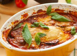Parmigiana sì ma al forno, così puoi fare il bis ma senza sentirti in colpa! Parmigiana di melanzane non fritta - RicettaSprint