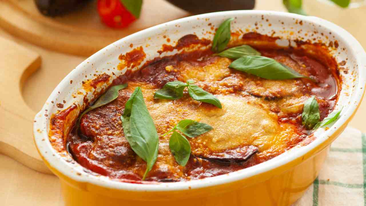 Parmigiana di melanzane non fritta - RicettaSprint