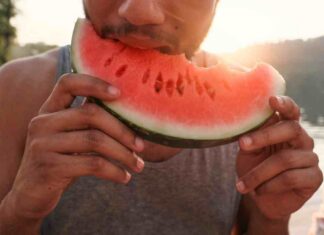 Anguria, il piacere dell’estate che ha un limite (e la dieta te lo spiega) Quanta anguria possiamo mangiare - RicettaSprint