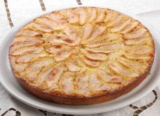 Torta di mele dell’estate, la ricetta che ti lascia senza parole! Torta di mele estiva - RicettaSprint
