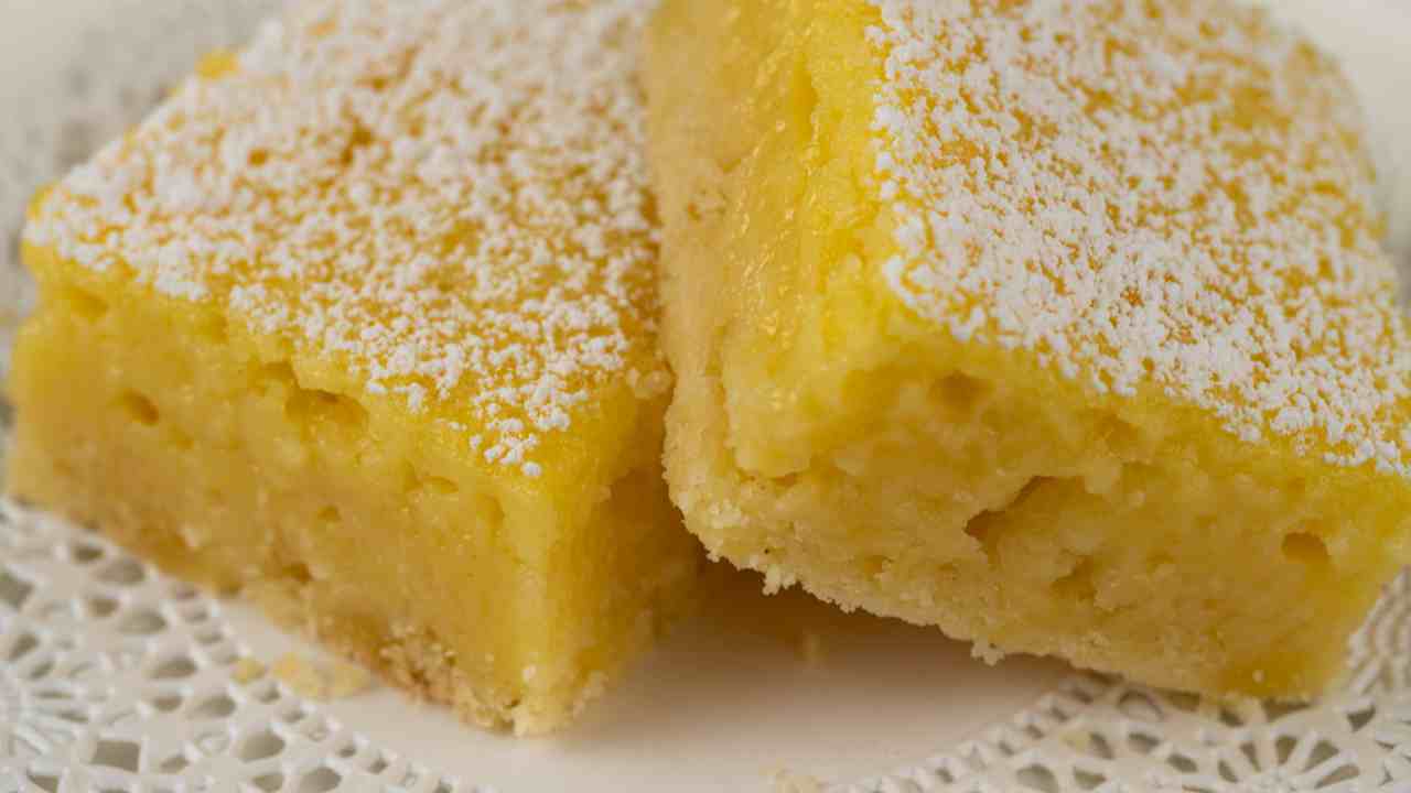 Torta morbida senza uova zucchero e farina - RicettaSprint