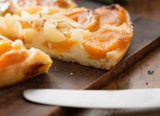 Crostata di albicocche e mandorle come si prepara in poche mosse crostata di albicocche
