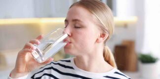 Ondate di calore: perché bisogna fare attenzione all’acqua ghiacciata e la frutta fredda bere acqua fredda