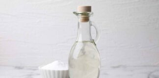 Aceto per pulire casa, dove possiamo usarlo davvero? Attenzione alle superfici che rischiamo di rovinare Aceto di vino bianco per pulire - RicettaSprint