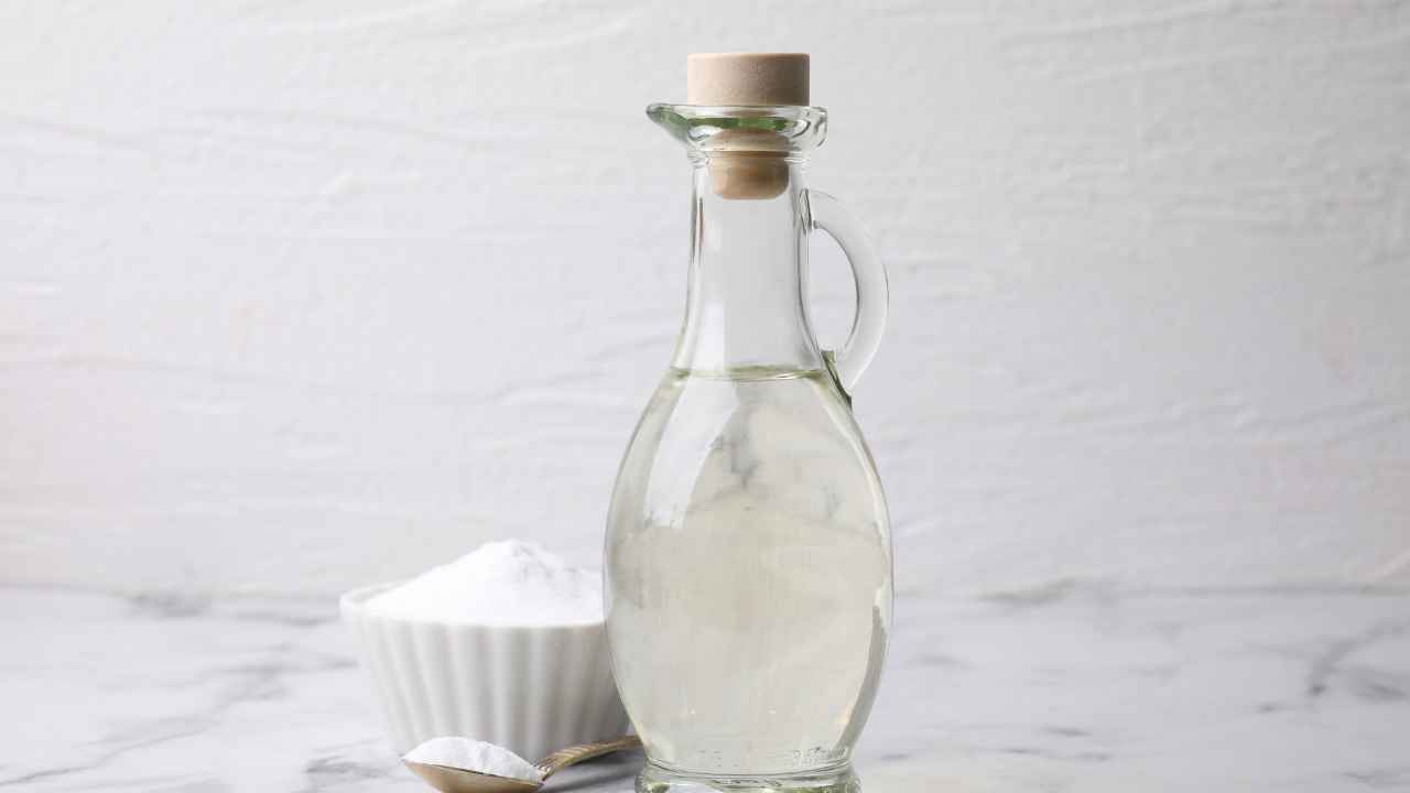 Aceto di vino bianco per pulire - RicettaSprint