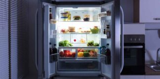 Come organizzare il frigorifero nel modo giusto: ogni alimento ha il suo posto e spesso sbagliamo senza saperlo