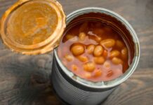 Acqua dei fagioli in scatola, non buttarla subito: ecco come possiamo riutilizzarla in cucina Come usare l'acqua dei ceci - RicettaSprint