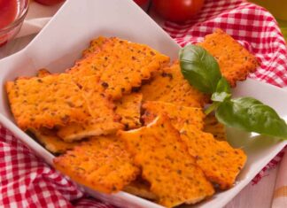 Cracker al pomodoro, il segreto è nella cottura lenta