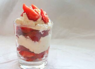 Fragole e panna, un grande classico sì… ma la preparazione è tutto! Fragole e panna - RicettaSprint
